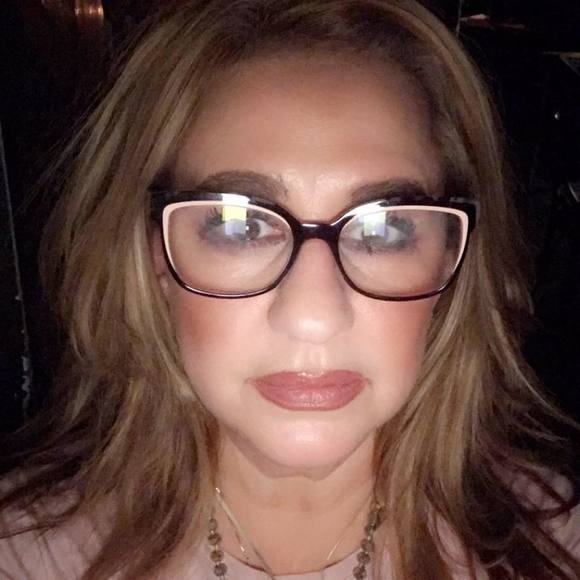 Meet your Posher, Jessica - Picture 1 of 1